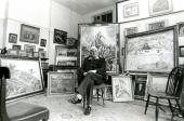 Na tle swoich obrazów w londyńskiej pracowni w Hampstead, lata 80.