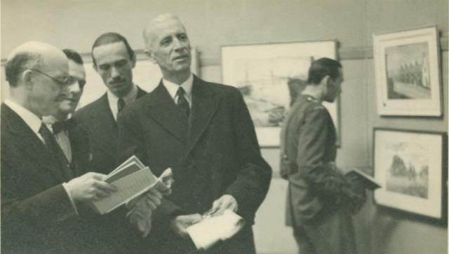 „Wystawa krajów sprzymierzonych”, Londyn, 30 IX 1942. Od lewej: NN, B. Leitgeber, M. Żuławski, W. Raczkiewicz - Prezydent  RP